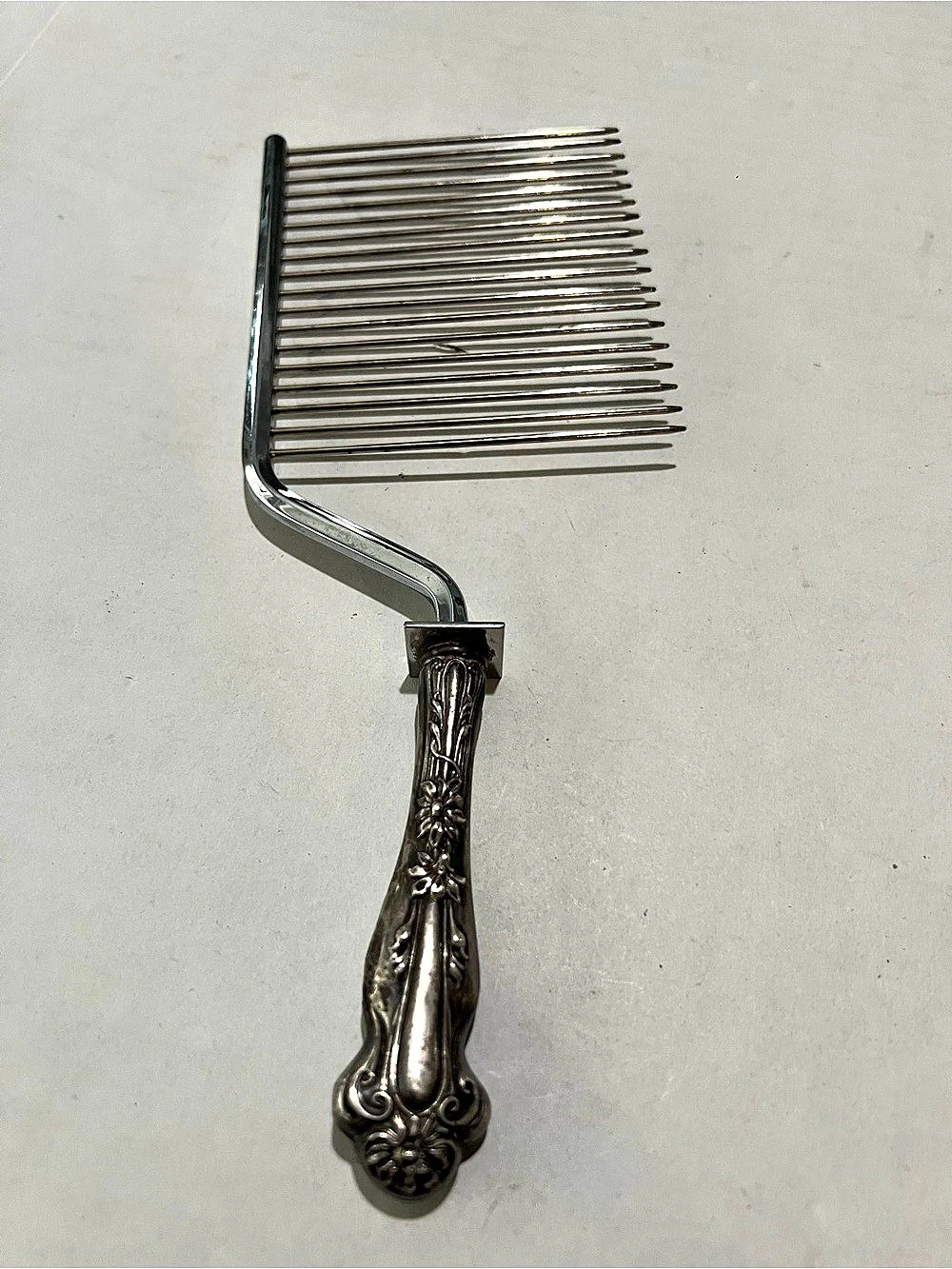 Vintage Cake Cutter Server Utensil with Ornate Handle